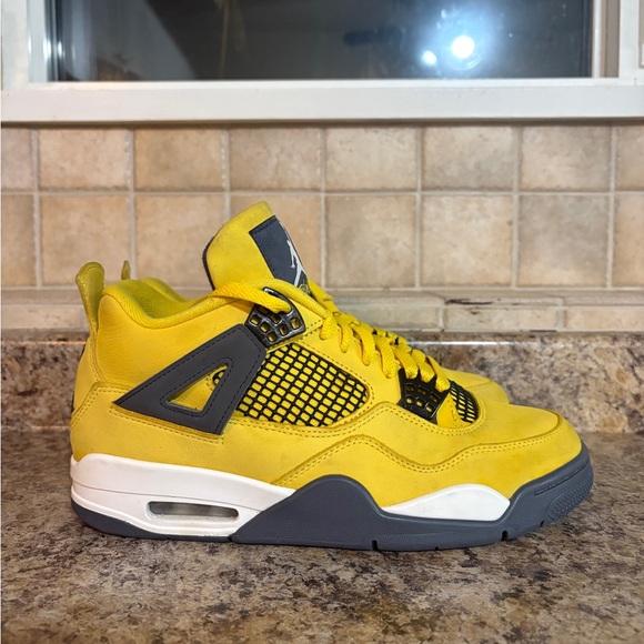 Jordan 4 Lightning - Picture 3 of 8